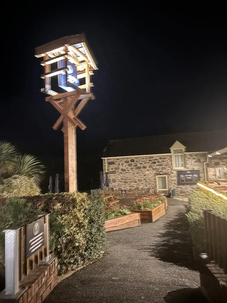 Maxine Jackson_Swallows Nest Bar & Bistro_Conwy_review