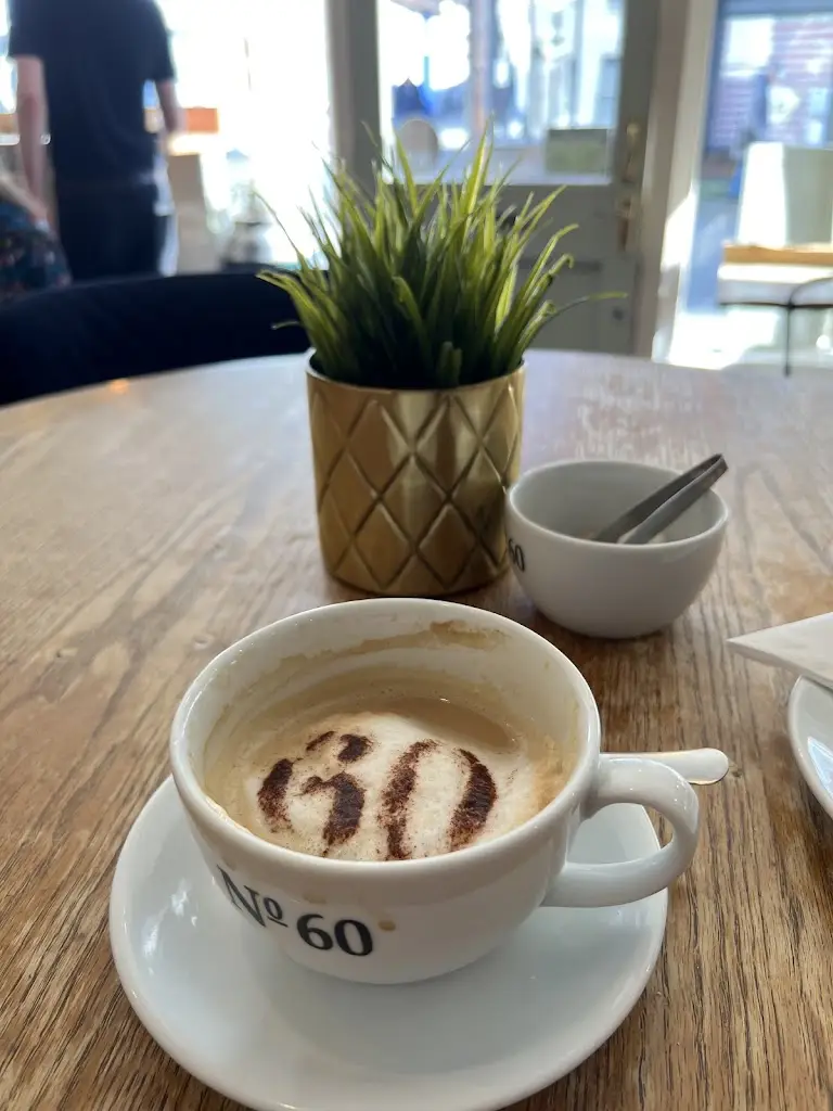 Bronwen Vearncombe_No.60 Coffee & Wine Bar_Bishops Waltham_review