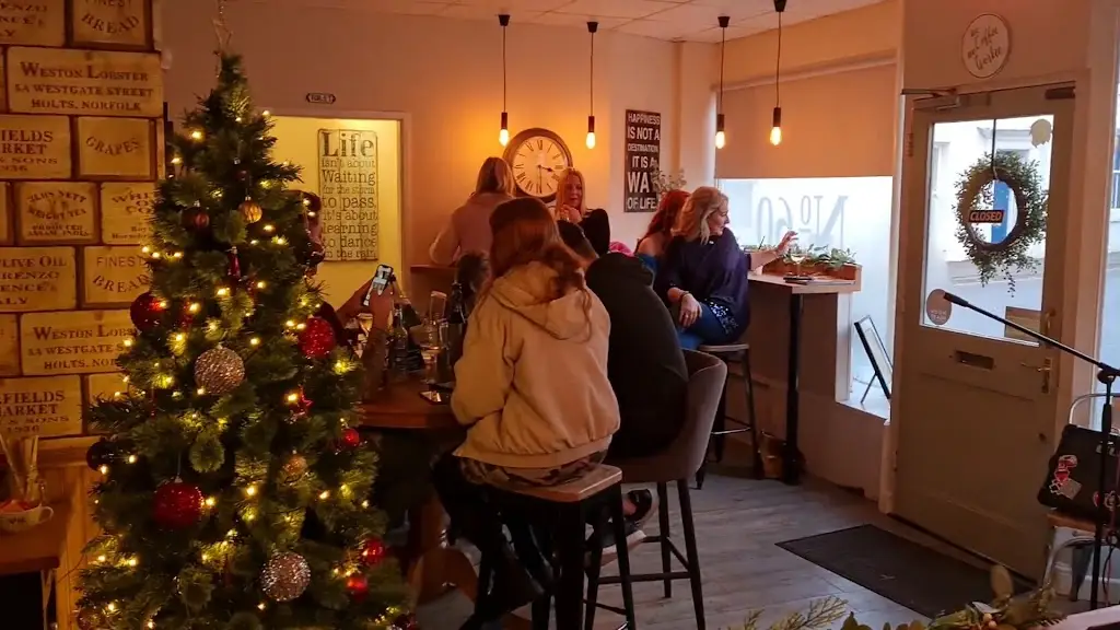 No.60 Coffee & Wine Bar_Bishops Waltham_slider_image_2