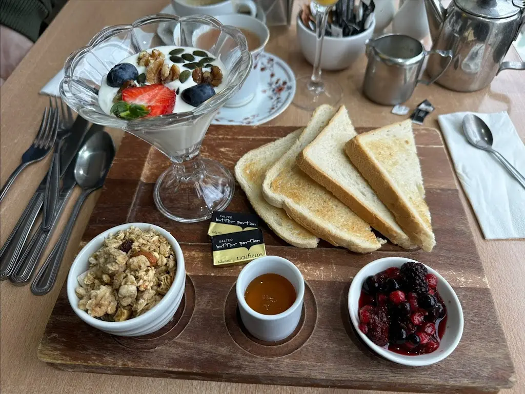 Alexandra Muck_2 The Square_Conwy_review