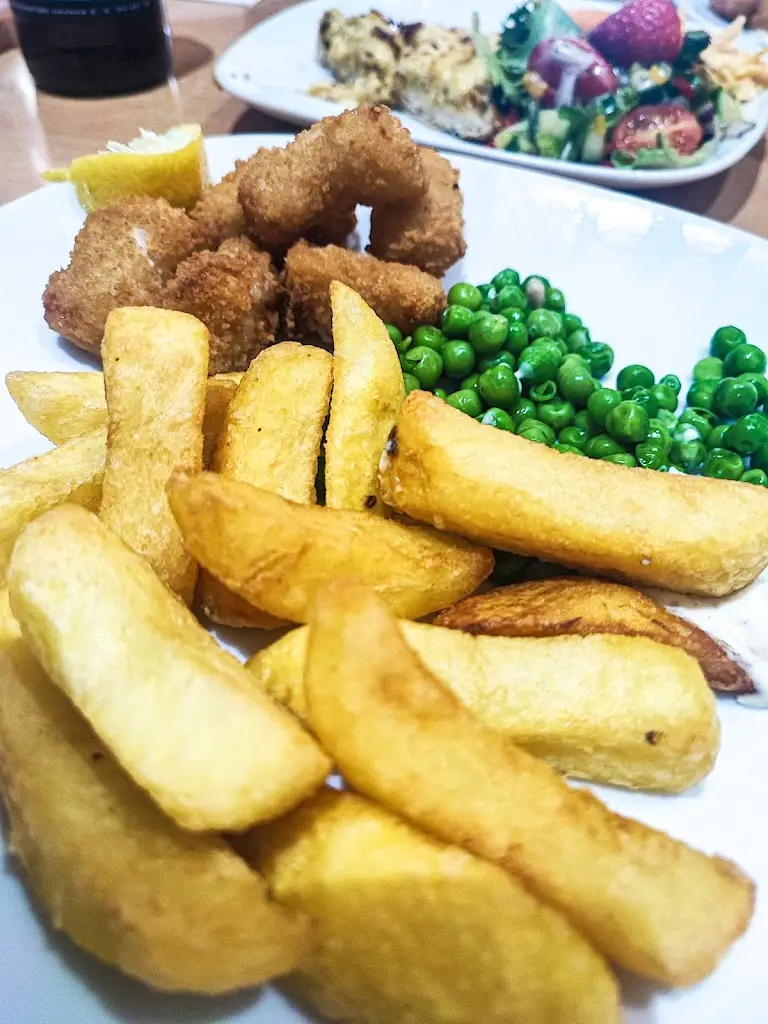 Crispin Garing_2 The Square_Conwy_review