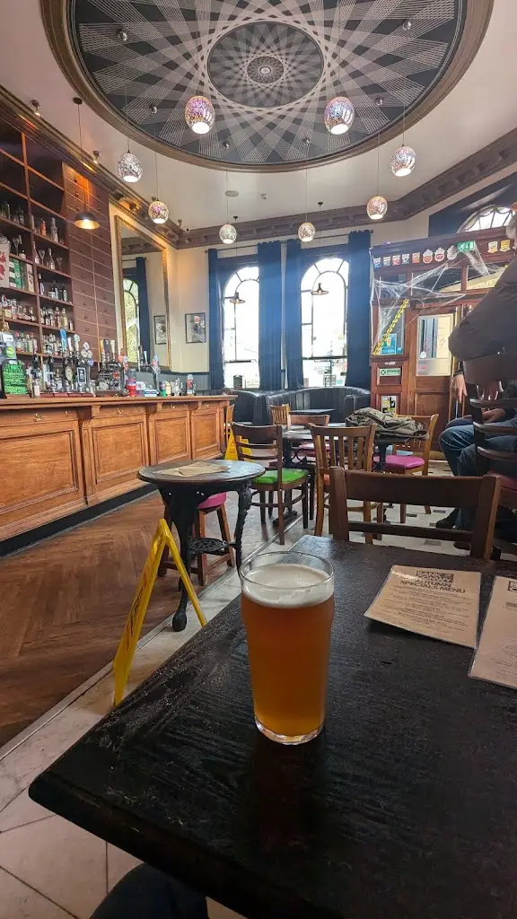 Joelew 2010_Bank Of Conwy_Conwy_review