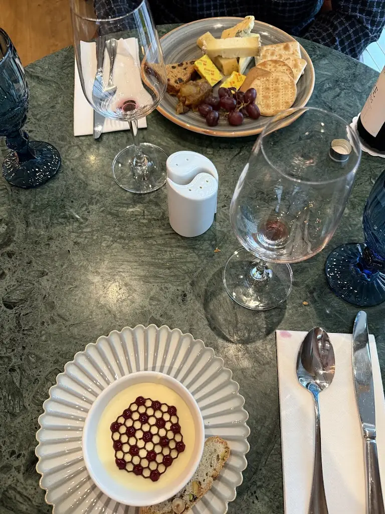 Ebb & Flow Restaurant & Cove Bar_Conwy_slider_image_3