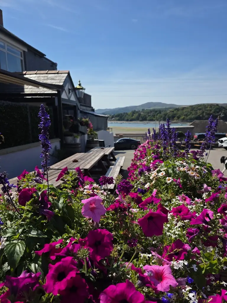 Tayne Netherwood-Bray_Castle View Bar and Restaurant_Conwy_recensione