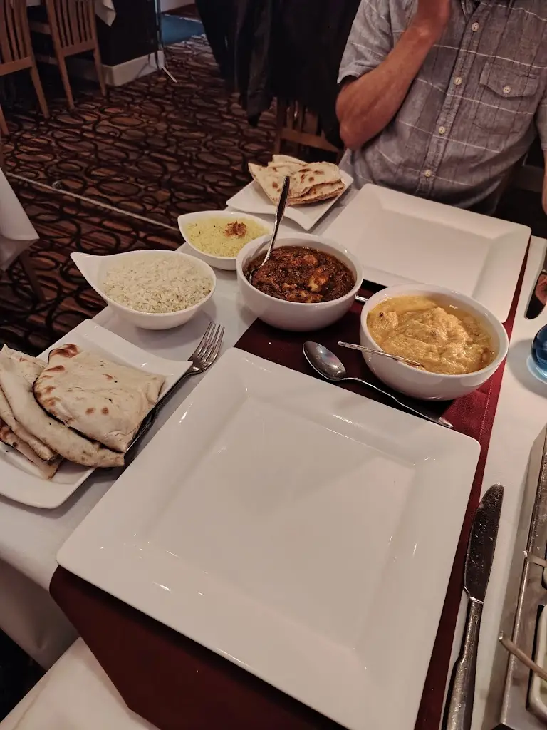 Friends Refined Indian Cuisine_Bishops Waltham_slider_image_3