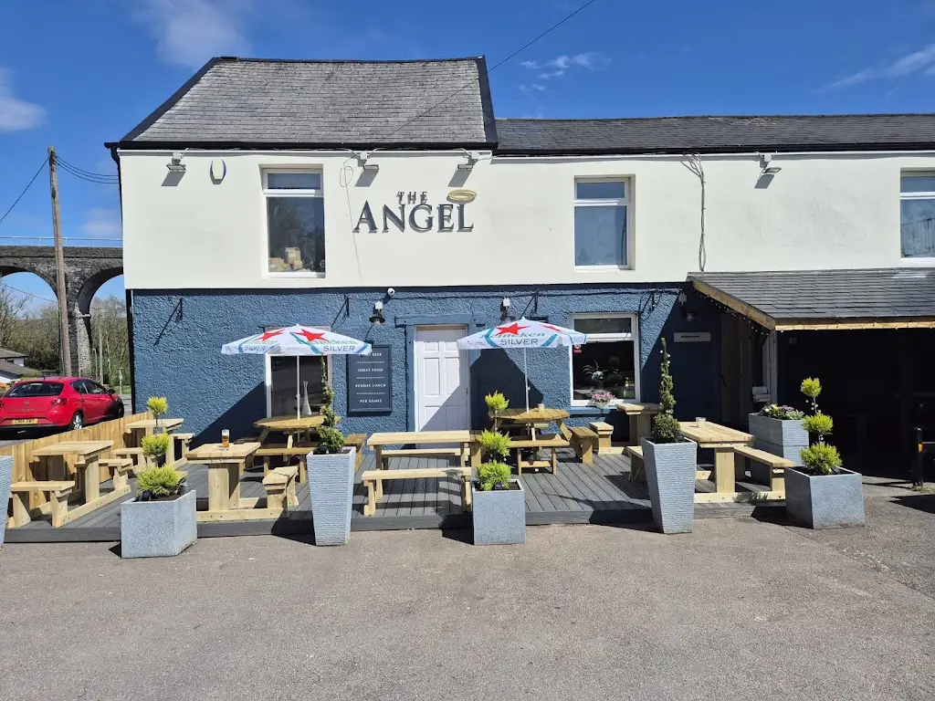 The Angel Inn ristorante a Gelligaer