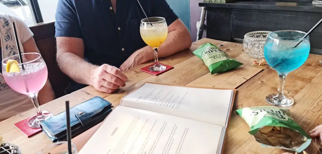 Menu_The Poison Apple Gin & Rum Bar_Glanamman_image_3