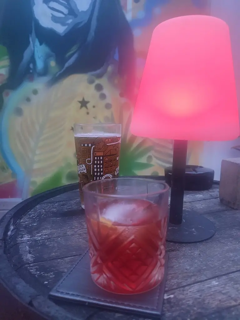 Menu_The Poison Apple Gin & Rum Bar_Glanamman_image_5