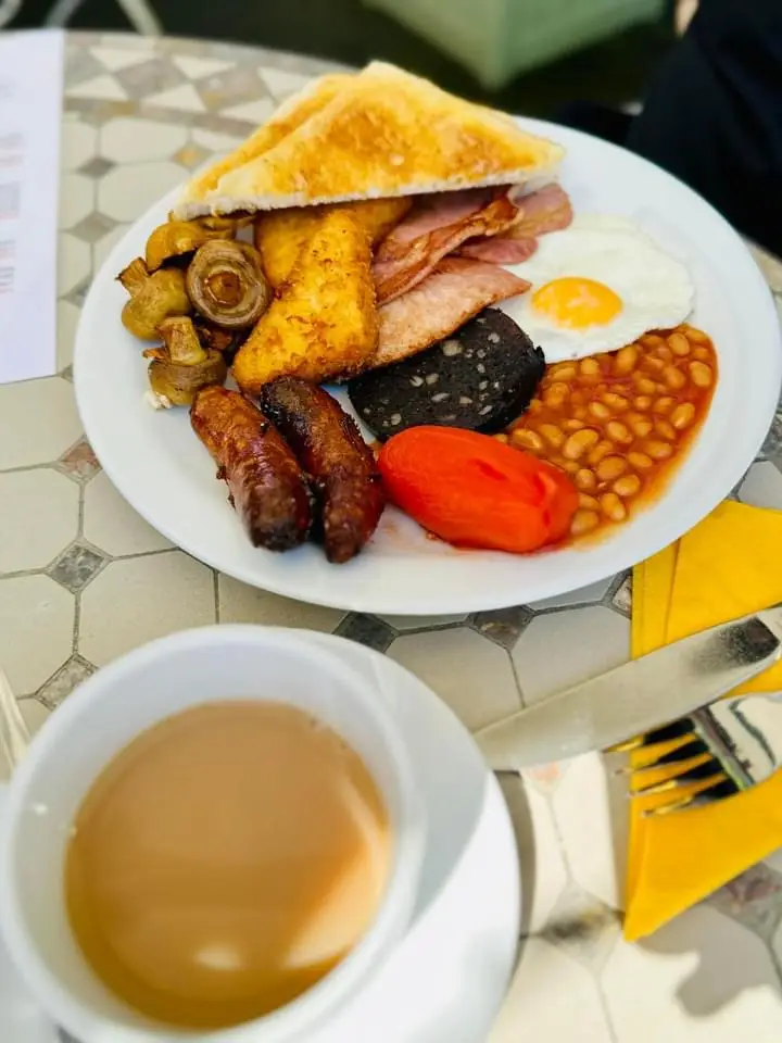 Rebekah Eldridge_Yr Hen Efail_Dolgellau_review