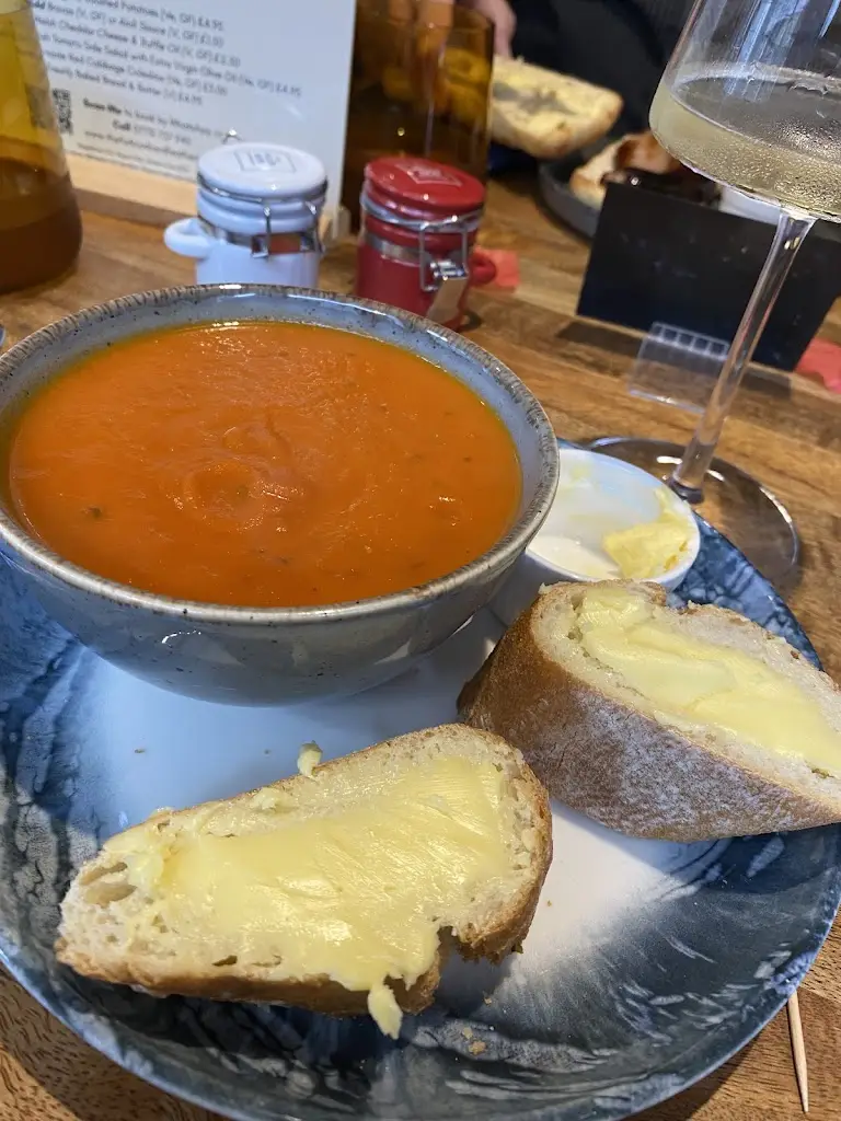 Jacqueline Paterson_The Fork, Cork and Feathers_Dolgellau_review