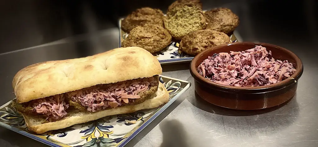 The Fork, Cork and Feathers_Dolgellau_slider_image_2