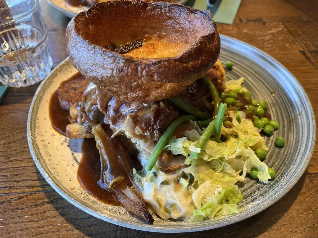 D Li_George III, Penmaenpool_Dolgellau_review