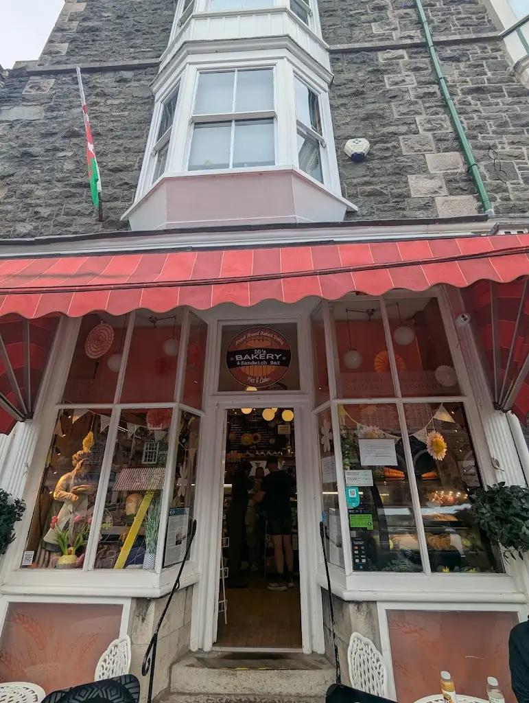 Joe Jones_DD'S BAKERY AND SANDWICH BAR_Dolgellau_review