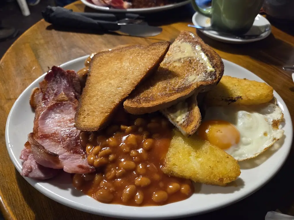 Stuart Payne_Popty'r Dref_Dolgellau_review