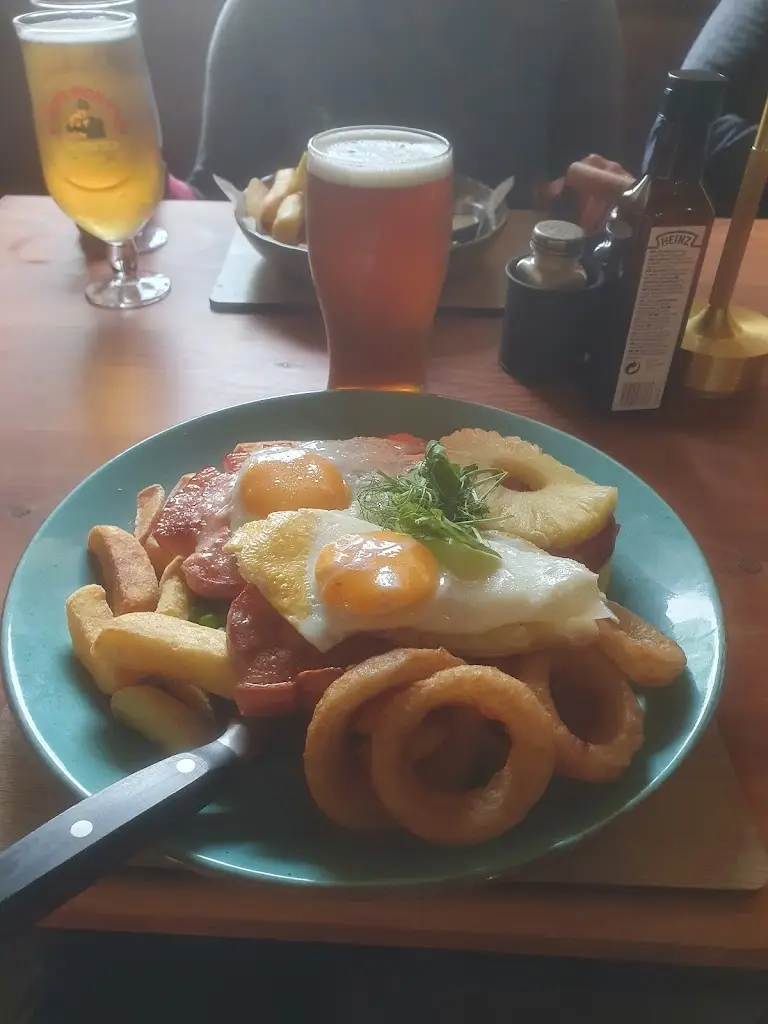 Bruce Talmage_The Bridgend Inn_Govilon_review