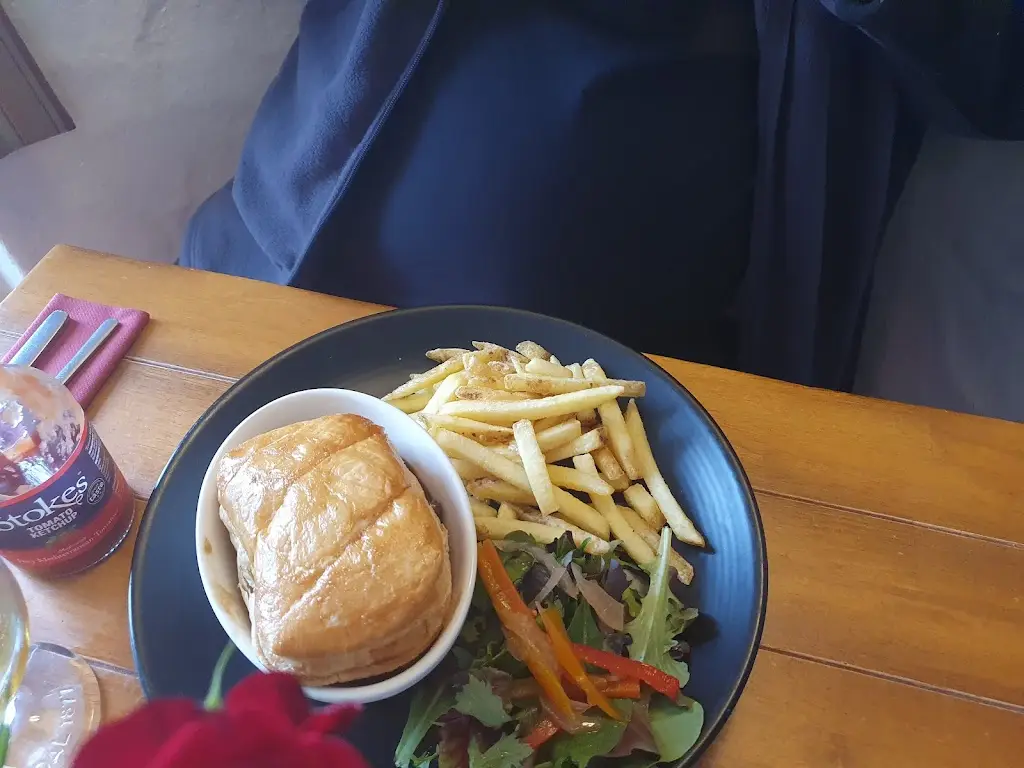 Vicki Rees_The Griffin_Glandwr_review