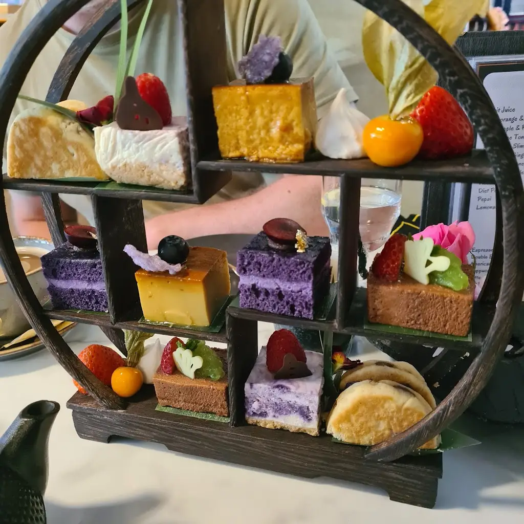 Alexandra Evans_Lokky's_Glandwr_review