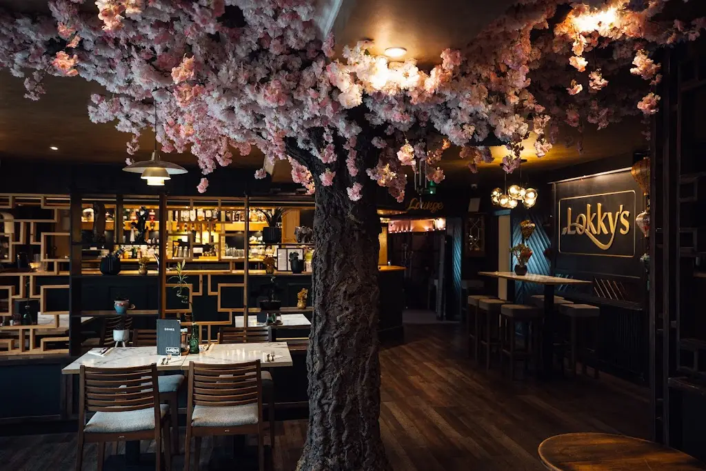 Lokky's_Glandwr_slider_image_1