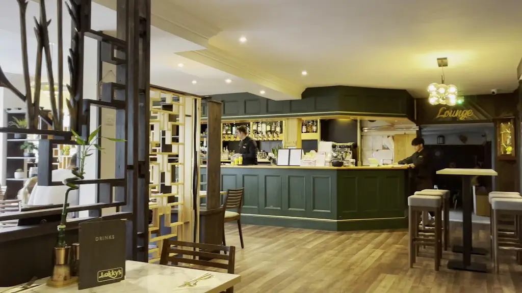 Lokky's_Glandwr_slider_image_2