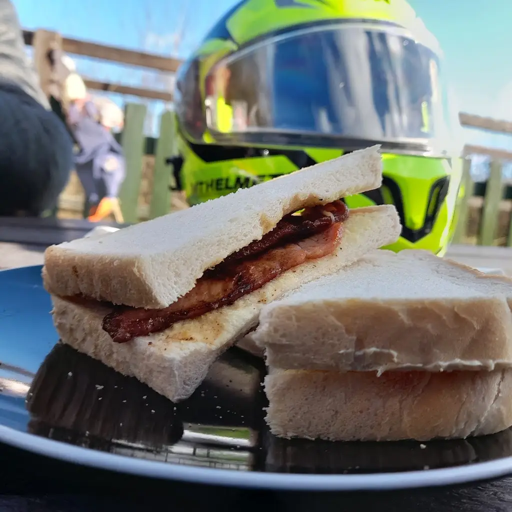 Brain damaged war vet motorcycle instructor guy_Ria's cafe_Bishops Waltham_review