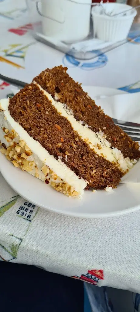 Lewis Godfray_Ocean Lab Cafe_Goodwick_review