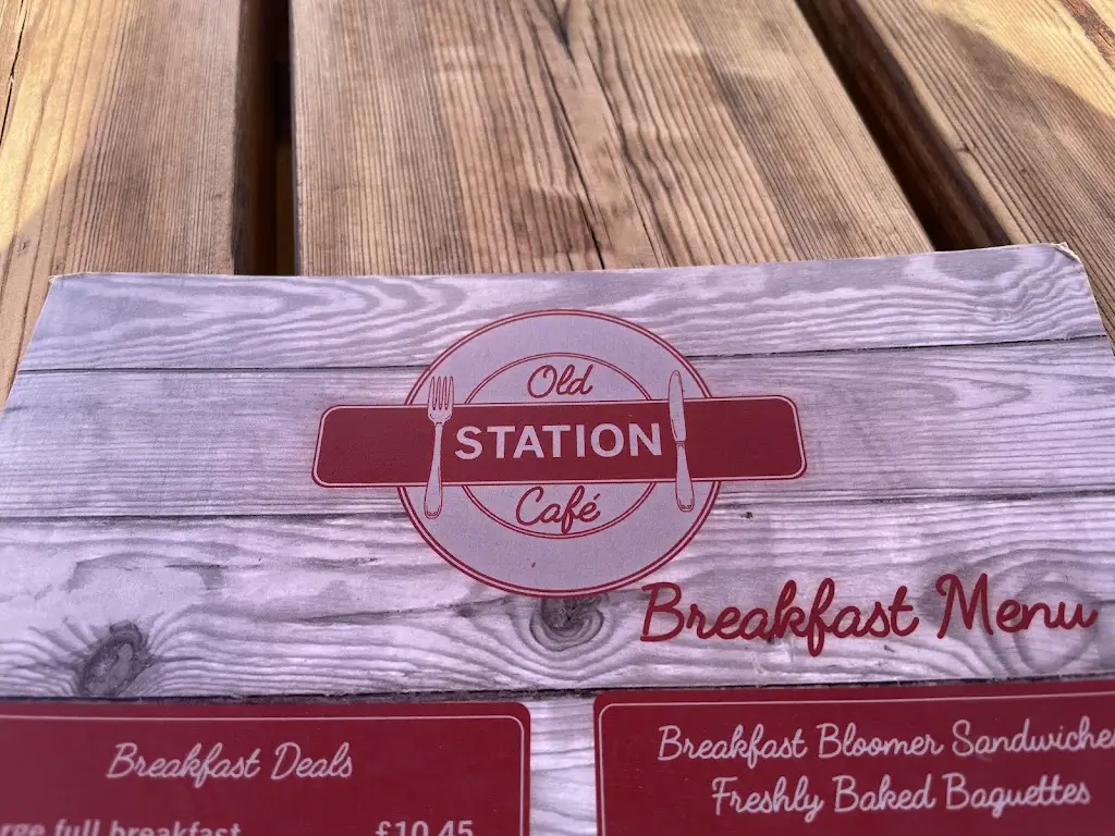 Peter Thompson_Old Station Café_Goodwick_review
