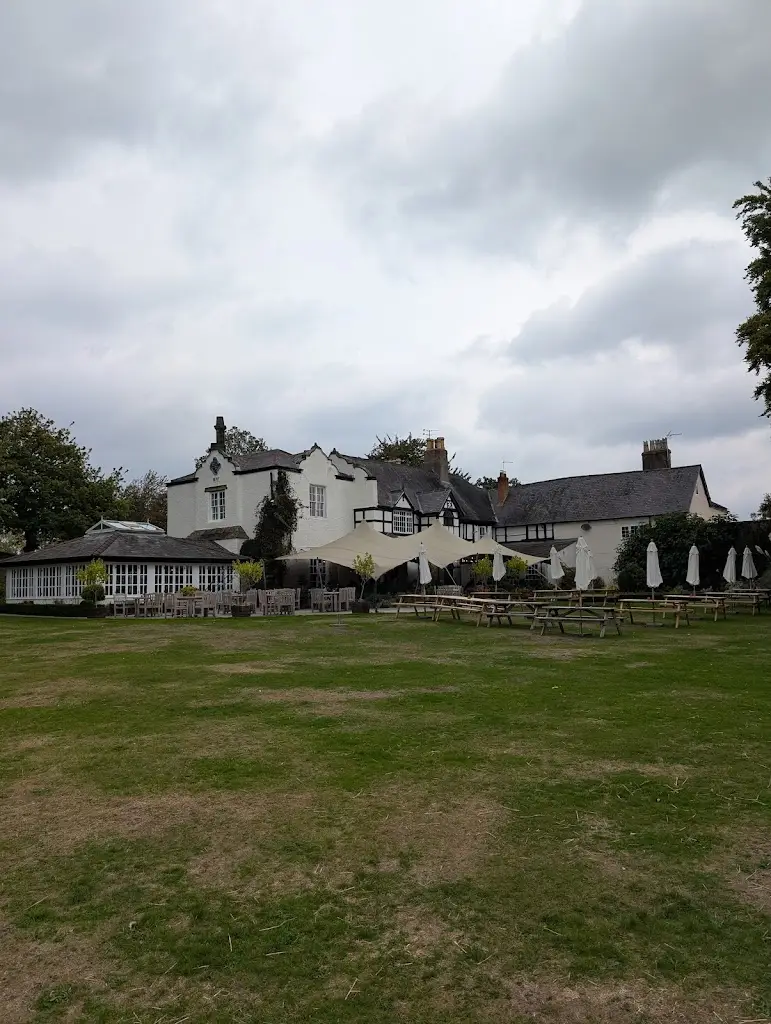 Holly Walsh_The Pant-yr-Ochain_Gresford_review