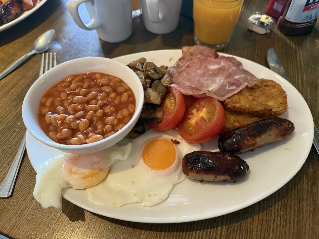 Sacha Narinx_The Beeches_Gresford_review