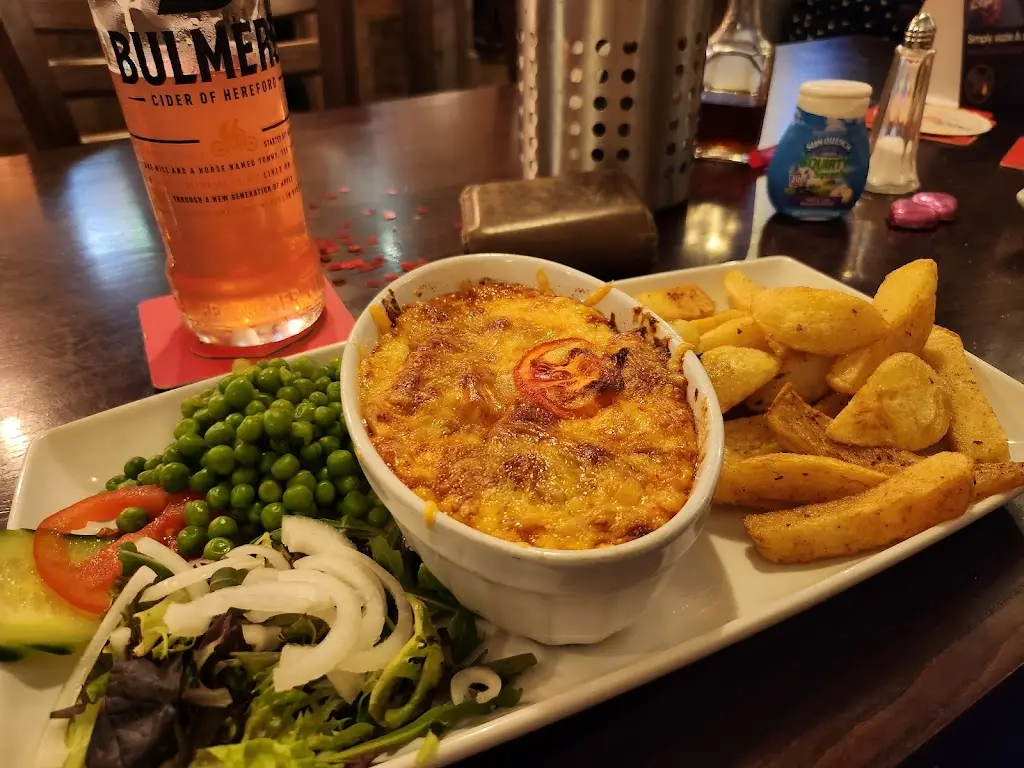 Elaine Morgan_Ye Olde Royal Oak_Hengoed_recensione