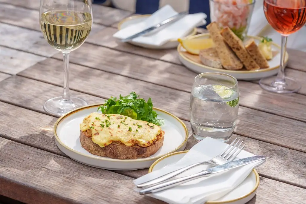 Minnis Bay Bar & Brasserie_Birchington-on-Sea_slider_image_3