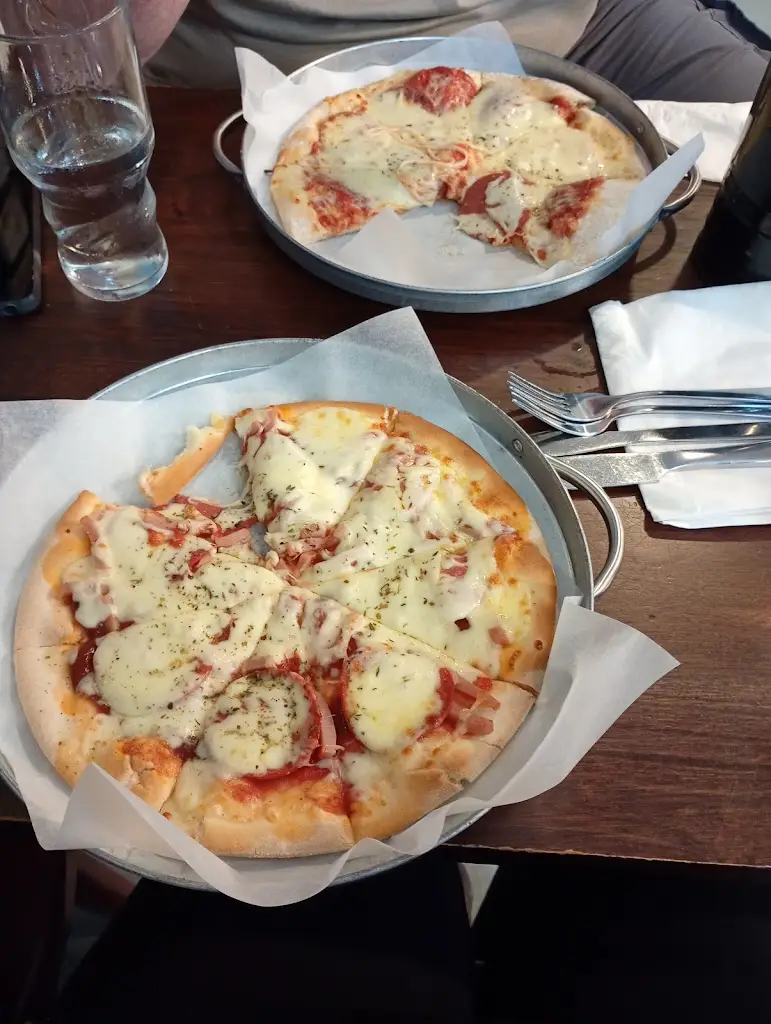 Lynda Waterhouse_Y Gwyllt Snowdonia_Harlech_review