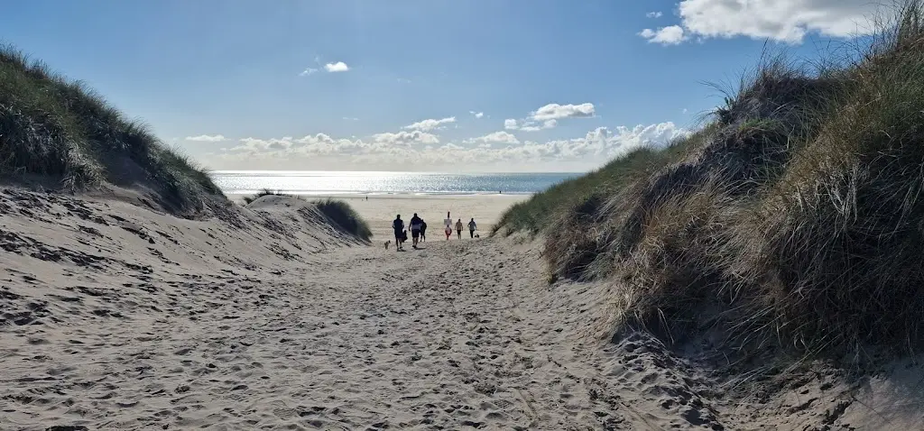 Nicola Blay_Harlech Beach_Harlech_review