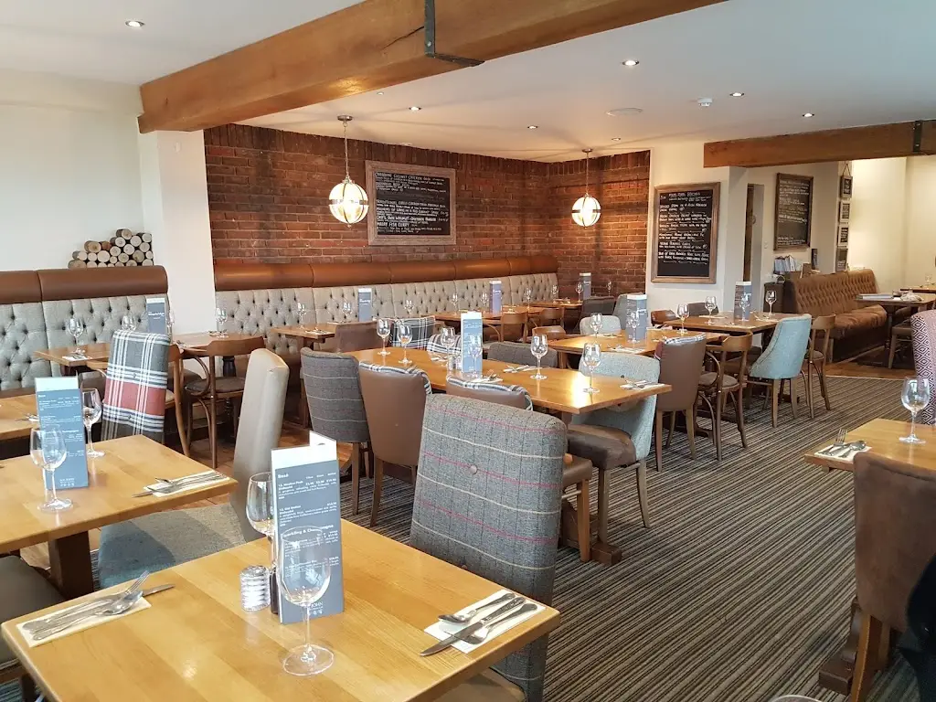 Kingsbridge Inn_Grovesend_slider_image_1