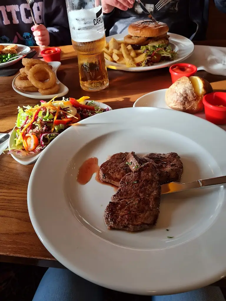 Menu_The Fountain Inn_Grovesend_image_2