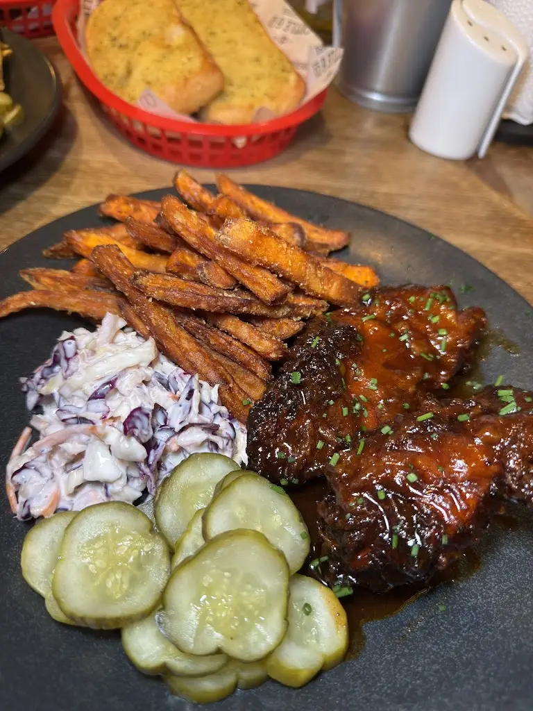 Anna Davies _Cattle & Co Smokehouse Penclawdd_Grovesend_review