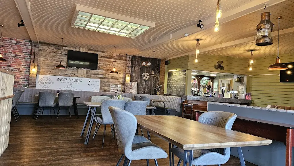 Mario's Flavours restaurant in Grovesend