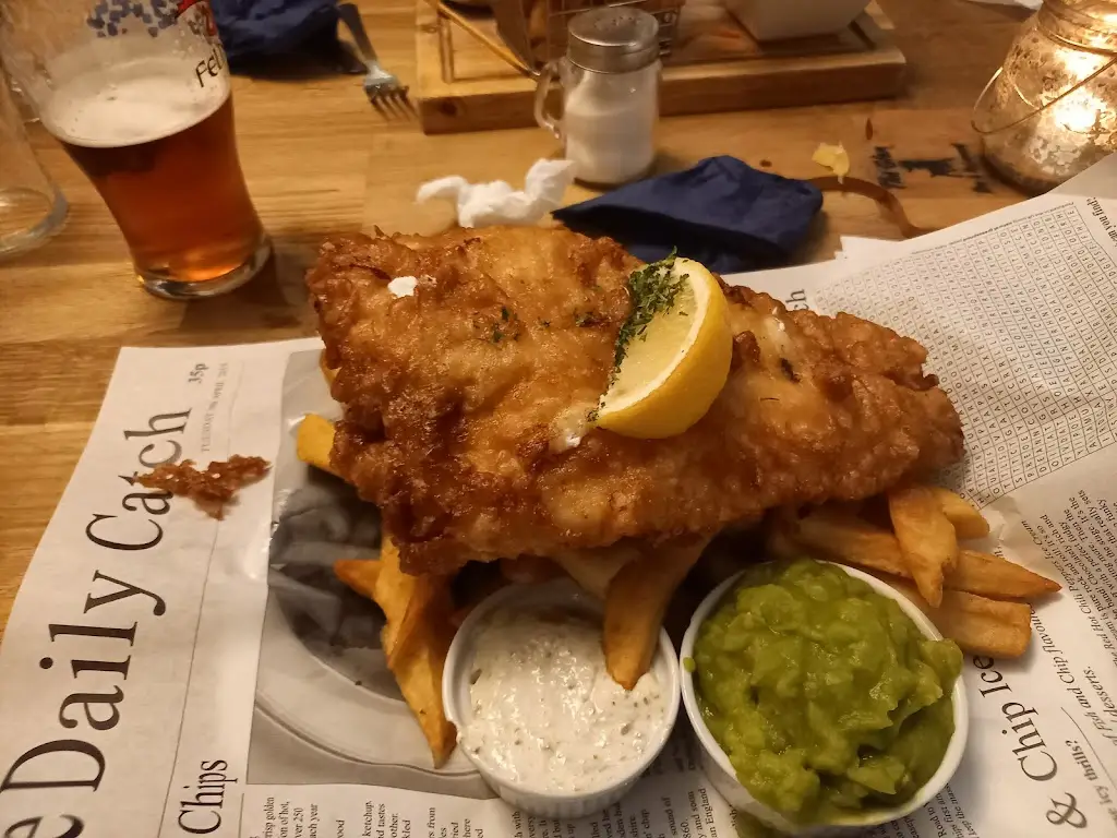 Michael Hooper_The Glen_Haverfordwest_review