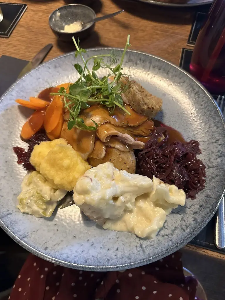Emma Arter_The Wolfe Inn Wolfscastle_Haverfordwest_review