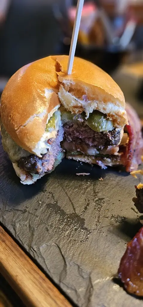 John Simpson_The Wolfe Inn Wolfscastle_Haverfordwest_review