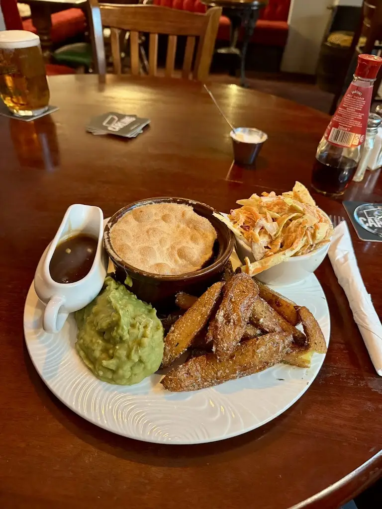 Monika Romanik_Ye Olde Cheshire Cheese Inn_Hope_review