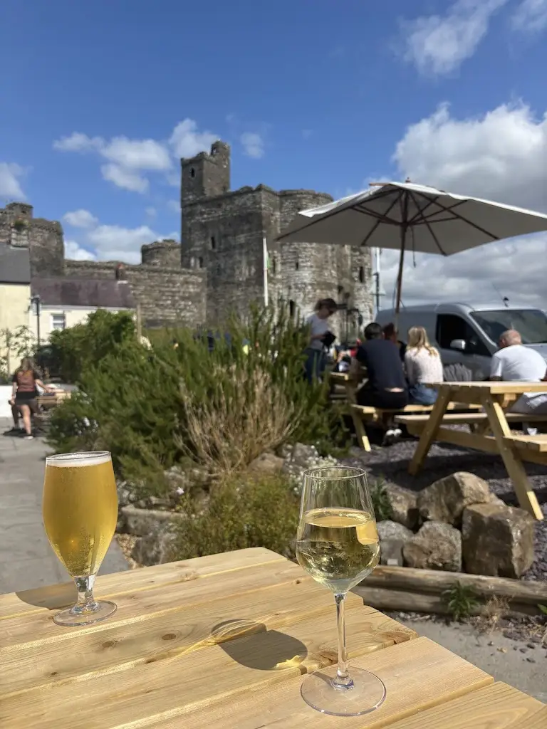 The Old Moathouse_Kidwelly_slider_image_3