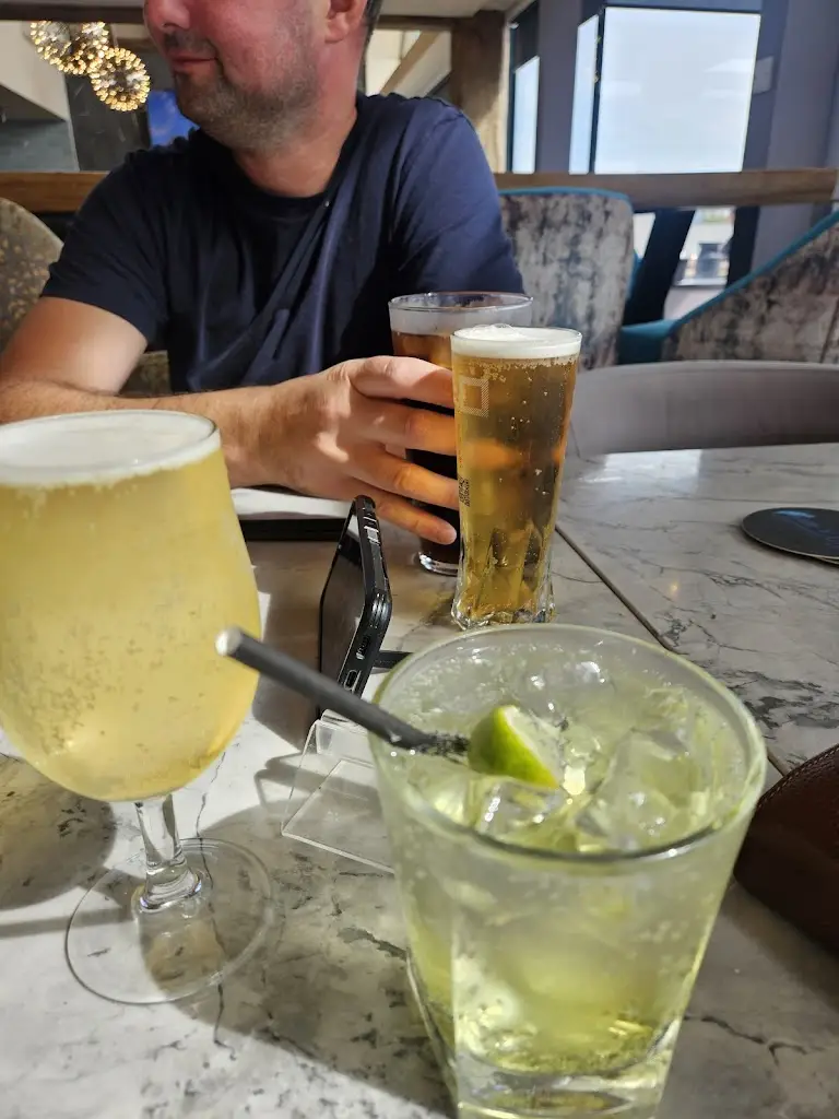 BoredGamerzz_Ocean’s Edge Restaurant_Holyhead_review