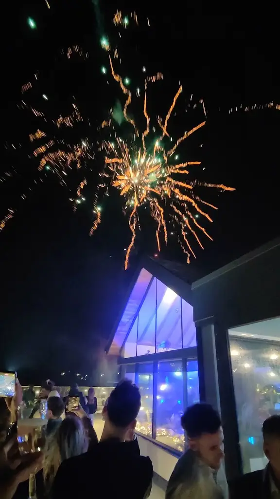 Ocean’s Edge Restaurant_Holyhead_slider_image_2