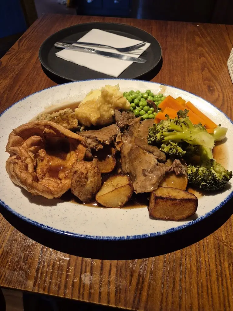 wojt_Standing Stones_Holyhead_review