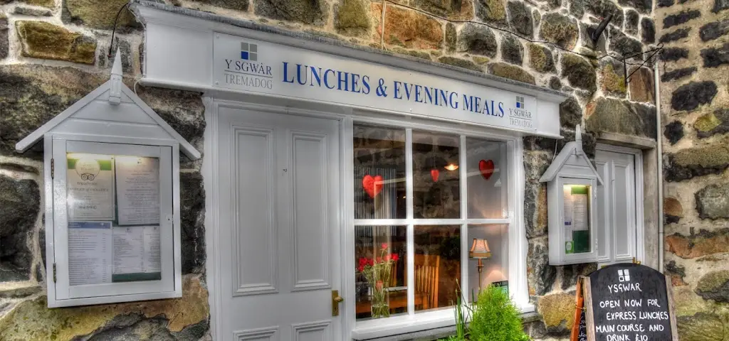 Y Sgwâr restaurant in Gwynedd