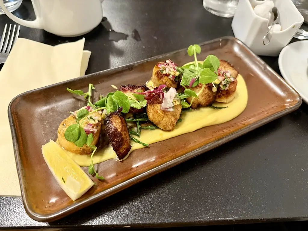 Y Sgwâr_Gwynedd_slider_image_3