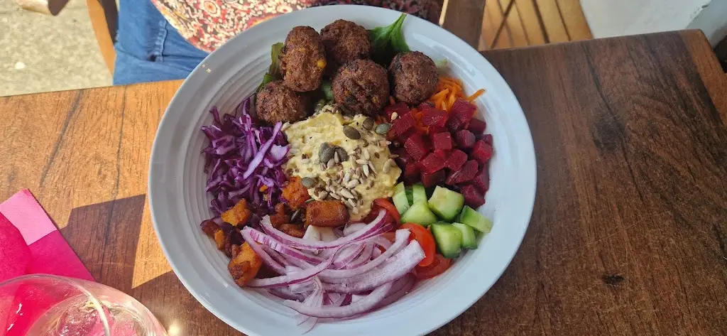 Andrew Jasper_The Eating Gorilla_Gwynedd_review