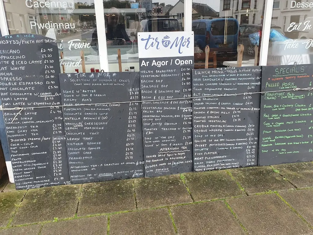 Menu_Tir a Môr_Gwynedd_image_3