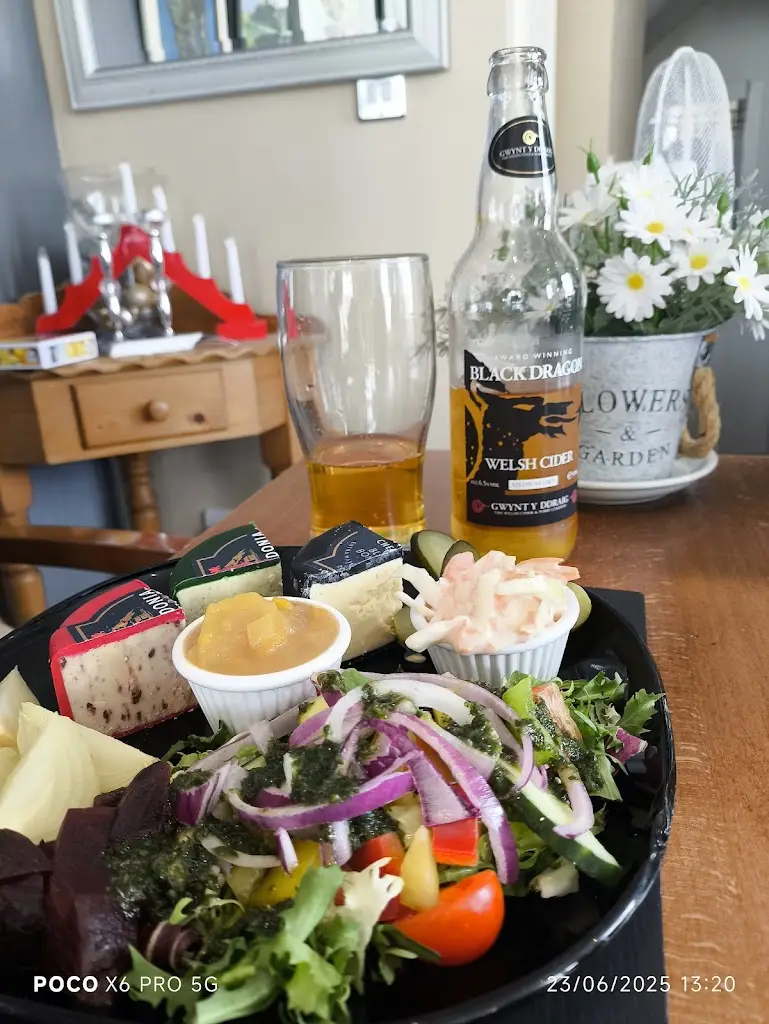 Arran Chadwick_Tir a Môr_Gwynedd_review