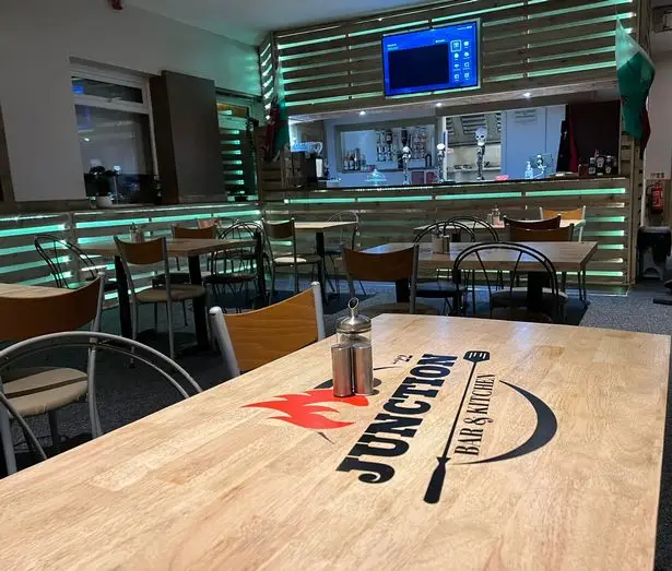 Kelly King_Junction Bar & Kitchen_Gorseinon_review